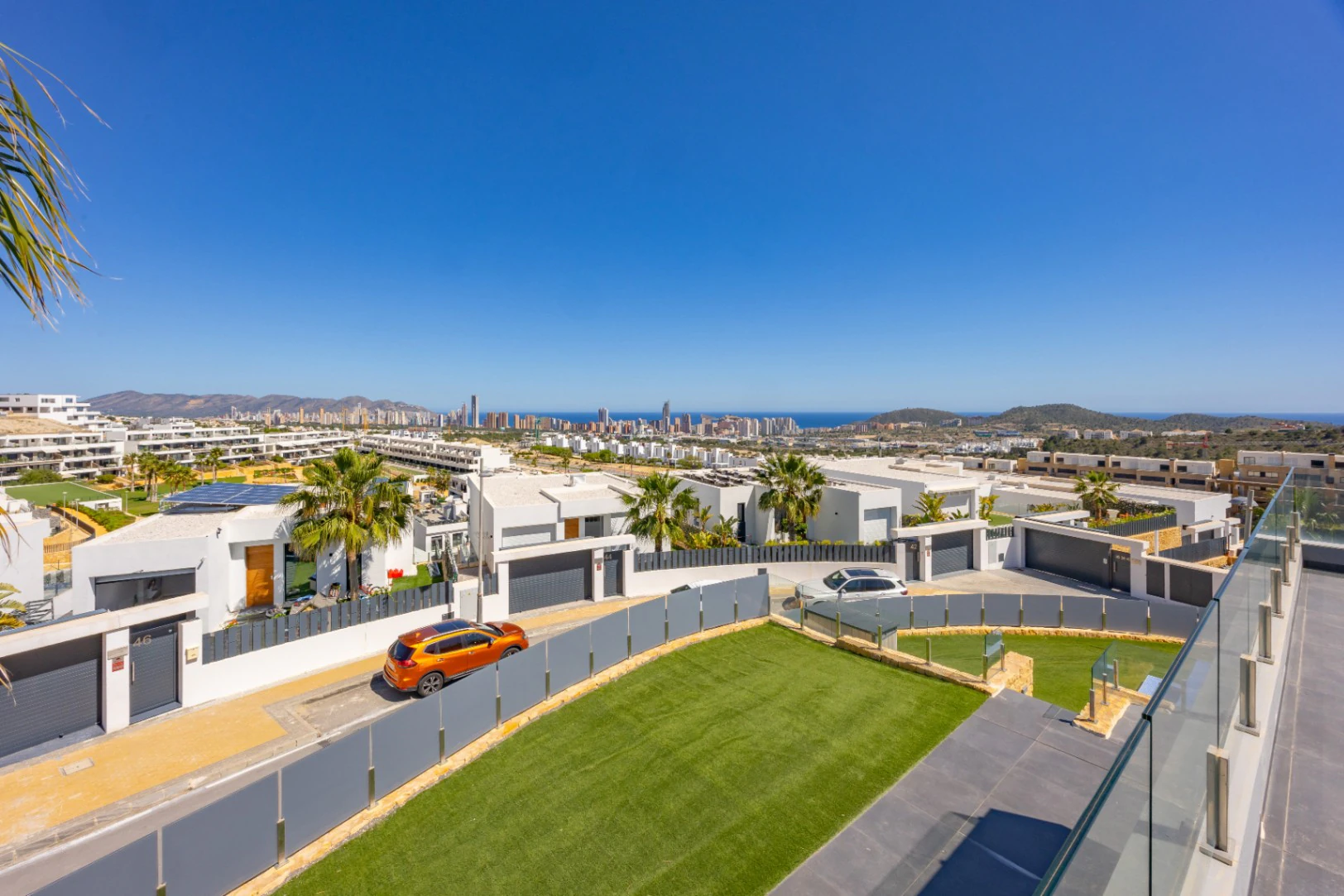 Villa de lujo con vistas panorámicas al skyline de Benidorm