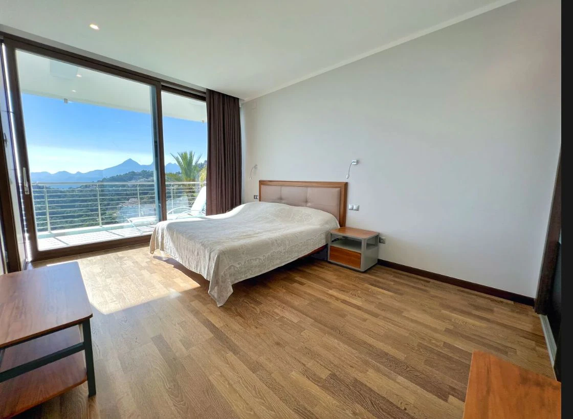 Villa de lujo con vistas panorámicas al mar en Altea Hills