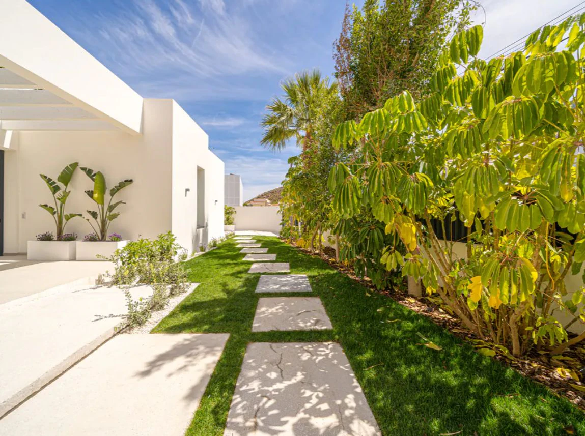 Villa de lujo de obra nueva en El Albir con vistas panorámicas al mar