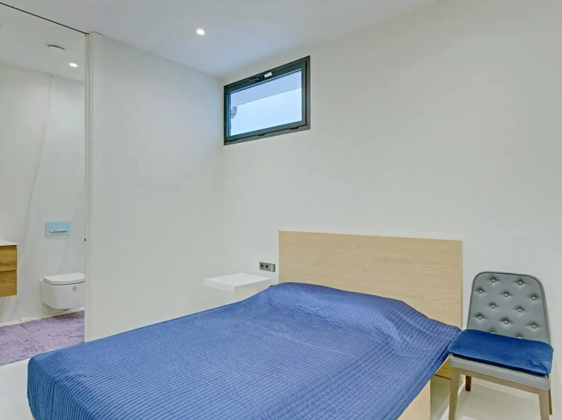 Villa moderna en primera línea de mar en Altea con acceso directo a la playa