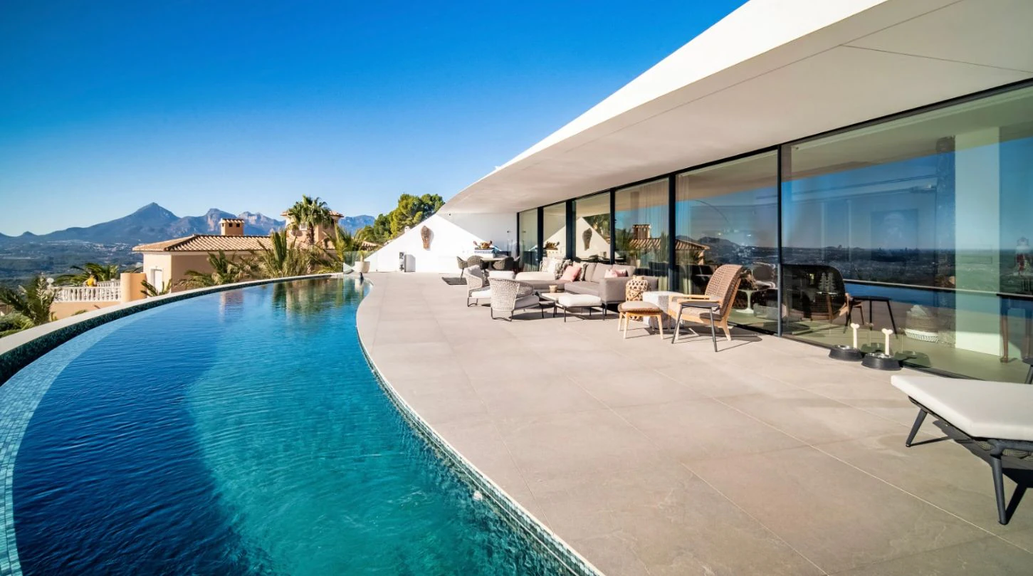 Villa contemporánea de lujo con vistas panorámicas al mar en Altea Sierra