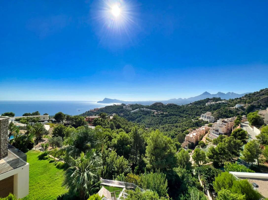 Villa de lujo con vistas panorámicas al mar en Altea Hills