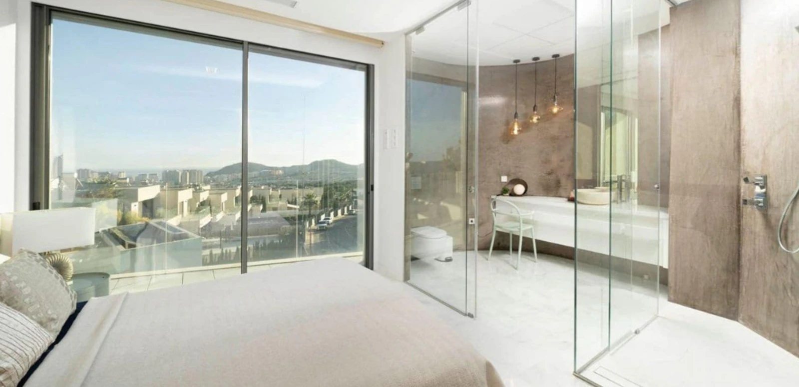 Villa de lujo en Sierra Cortina con piscina privada y vistas cerca de Benidorm