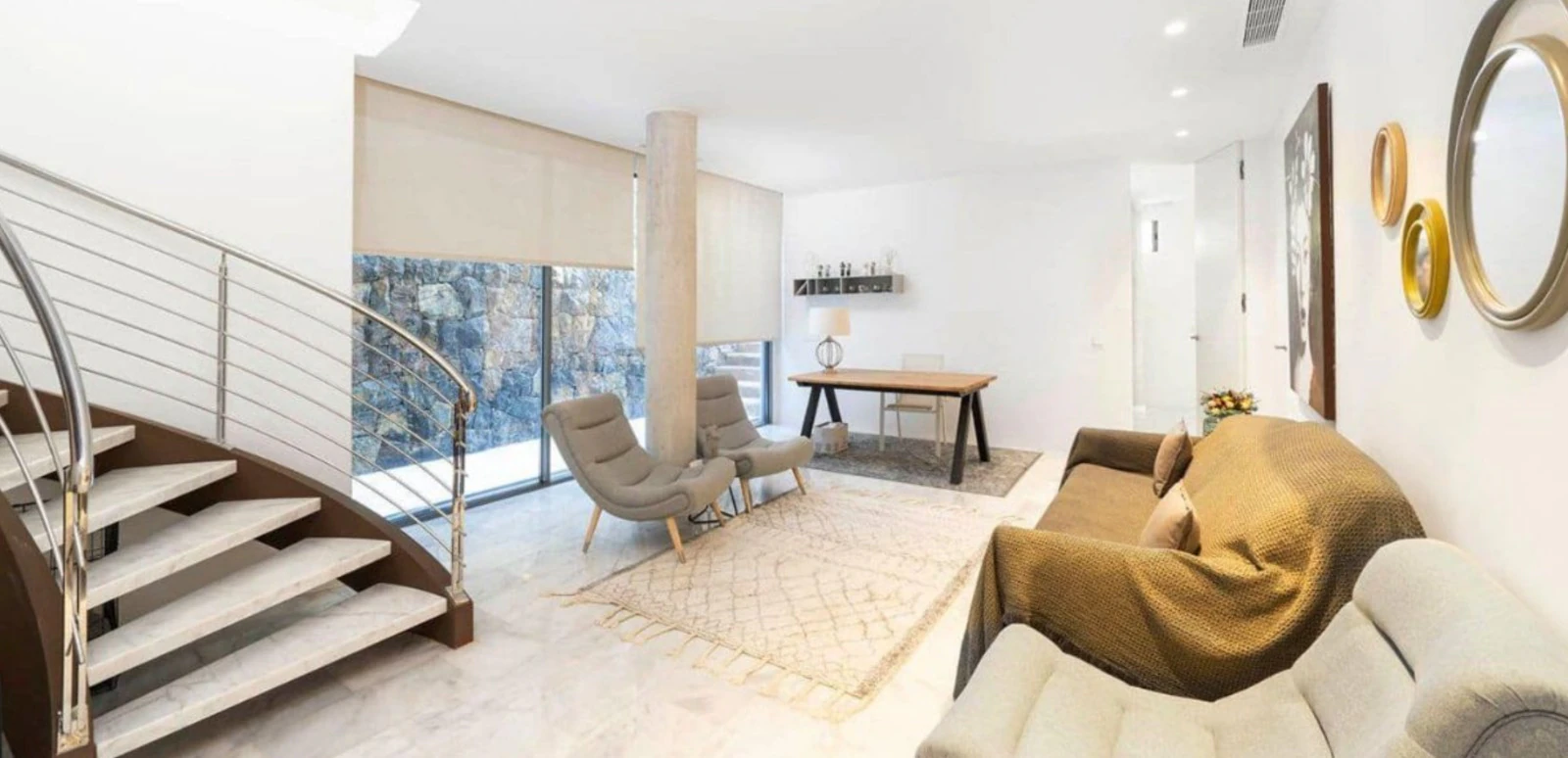 Villa de lujo en Sierra Cortina con piscina privada y vistas cerca de Benidorm