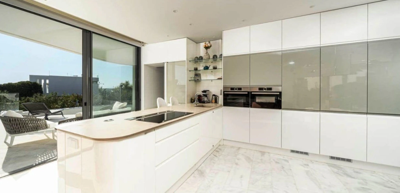 Villa de lujo en Sierra Cortina con piscina privada y vistas cerca de Benidorm