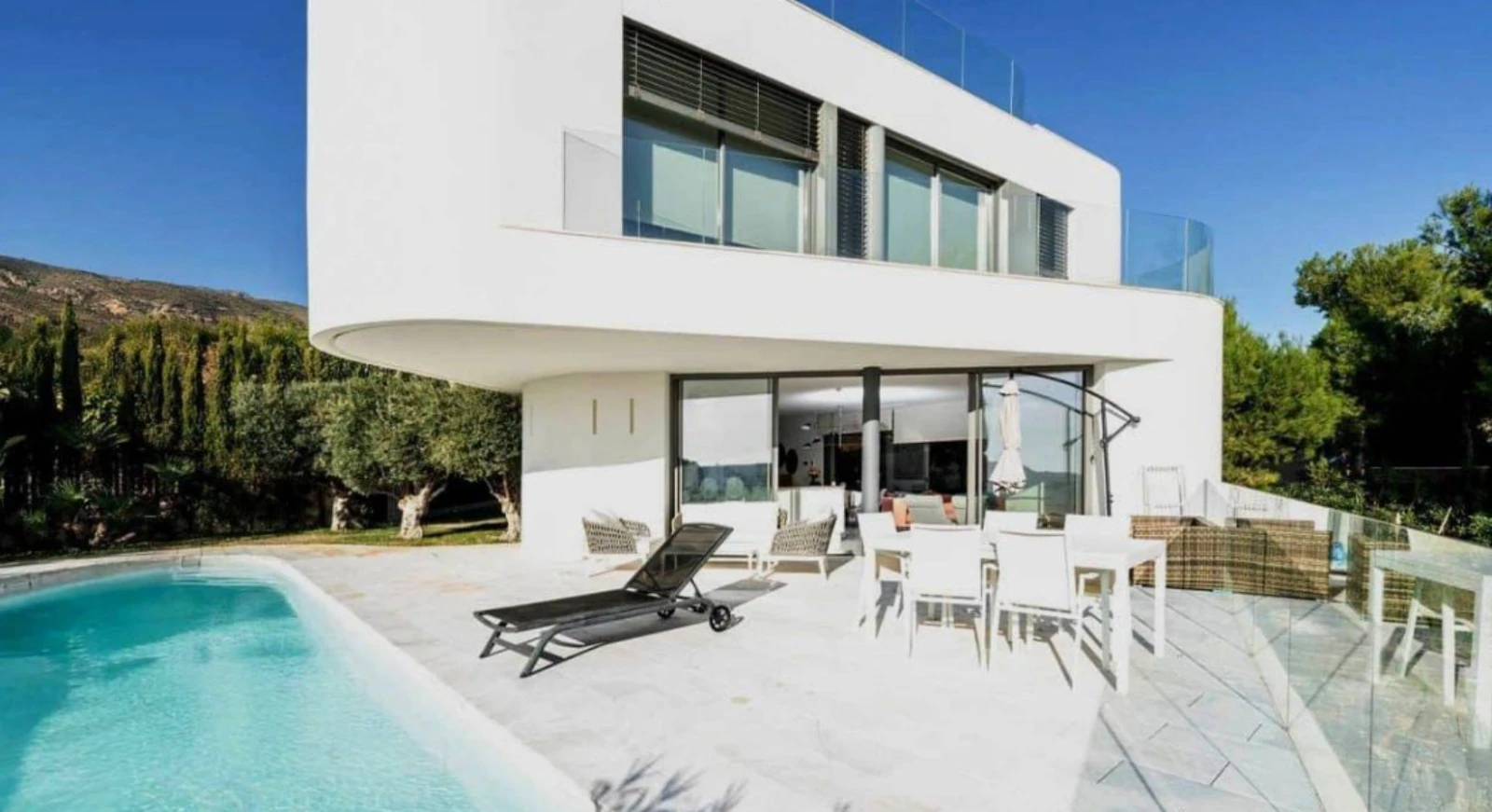 CBHN1301 - Villa de lujo en Sierra Cortina con piscina privada y vistas cerca de Benidorm