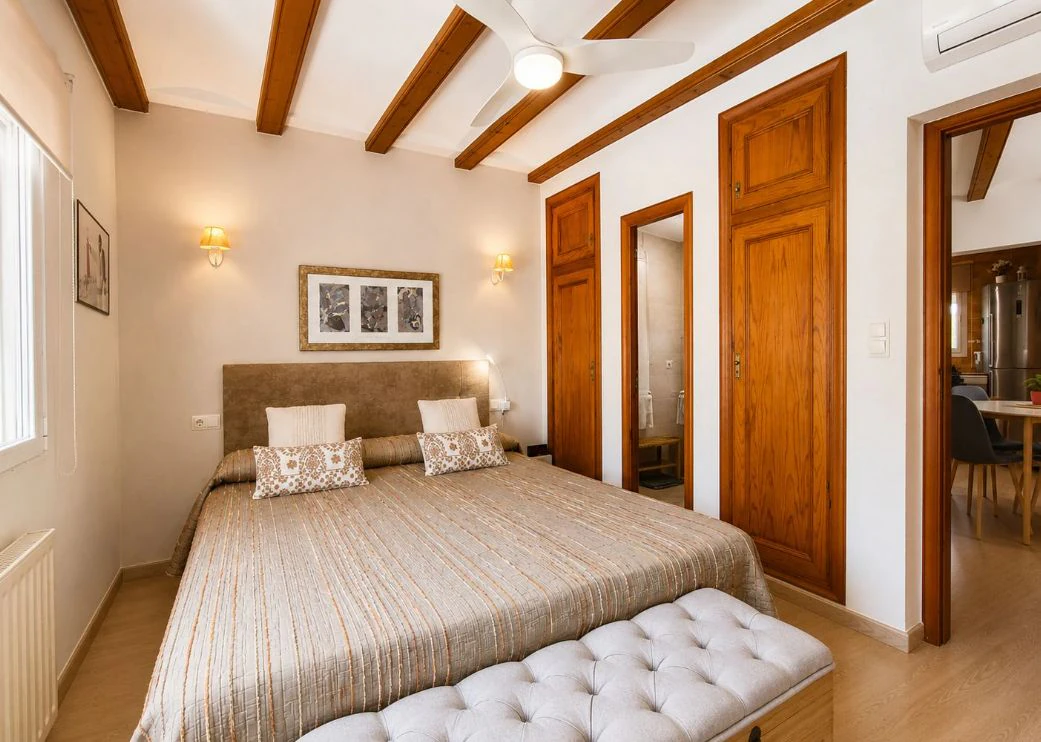 Villa mediterránea reformada en venta en El Montgó, Dénia