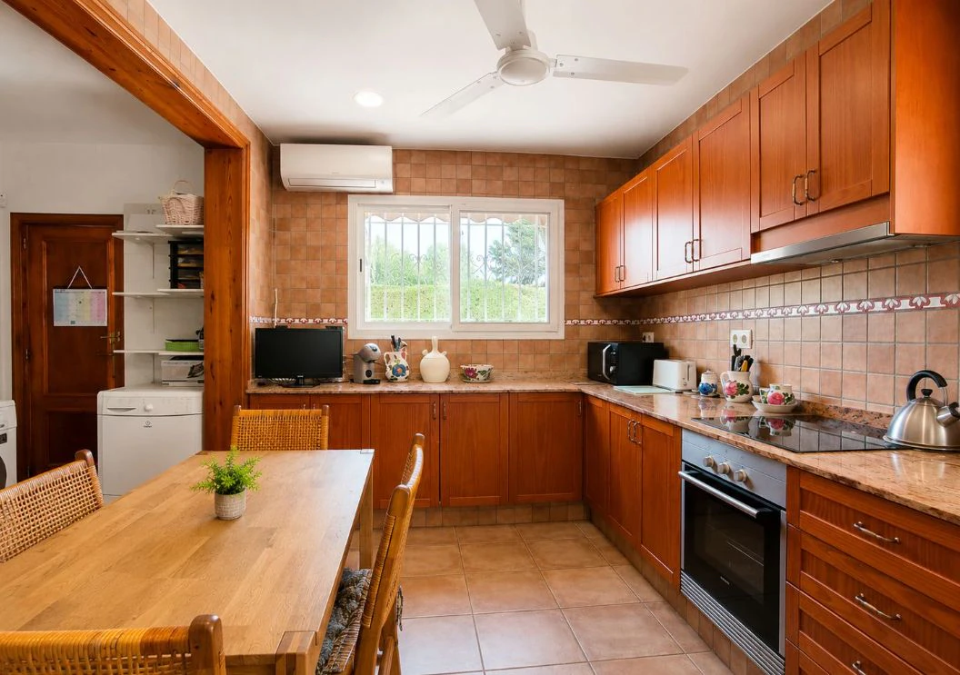 Villa mediterránea reformada en venta en El Montgó, Dénia