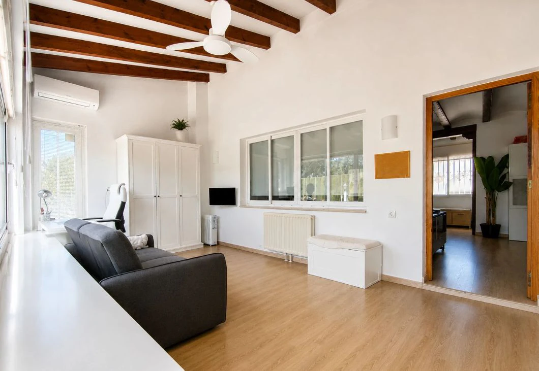 Villa mediterránea reformada en venta en El Montgó, Dénia