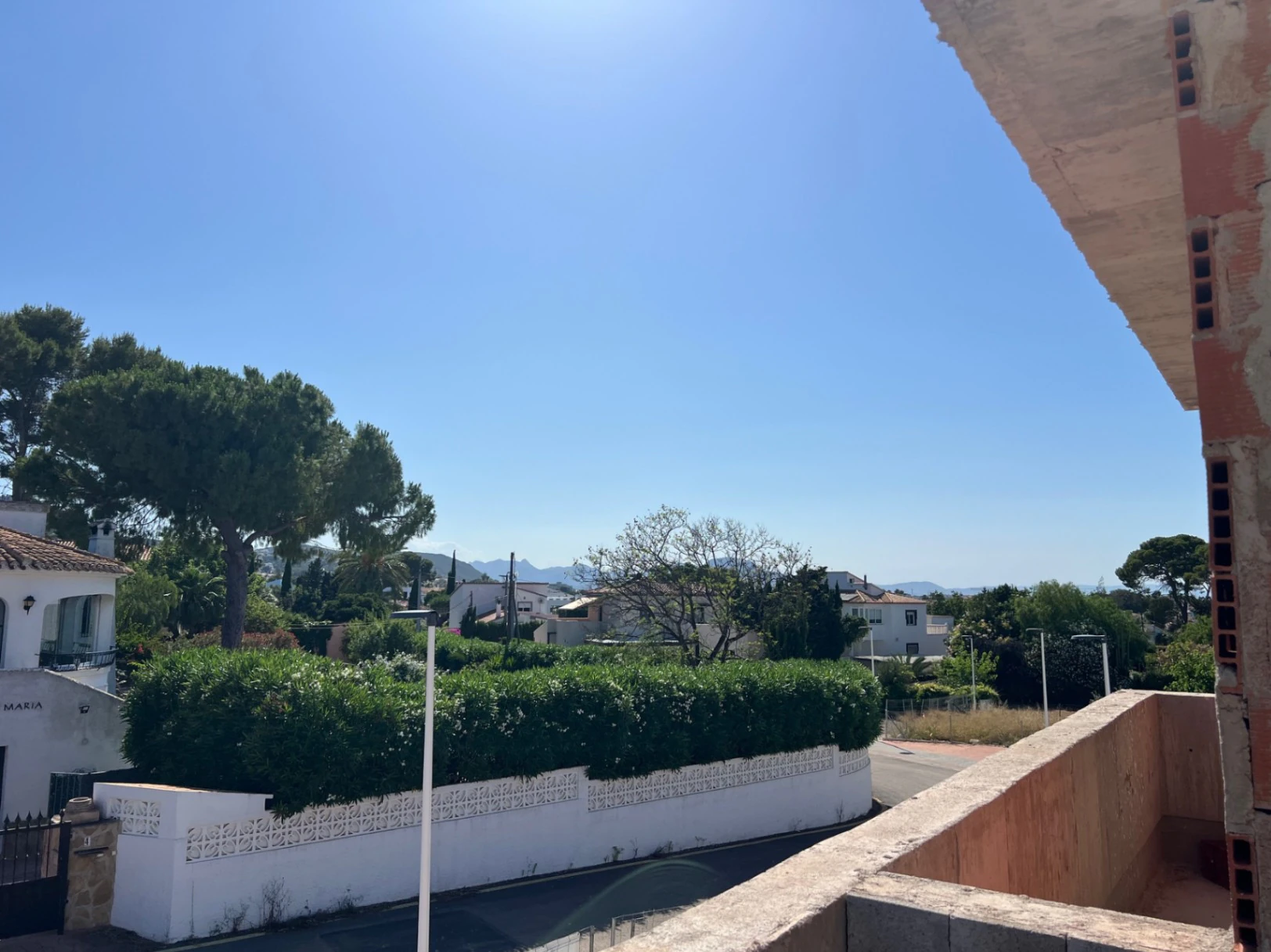 Luxe hedendaagse villa te koop in Dénia – Mediterraan ontwerp en privézwembad in Luxury Village Dénia