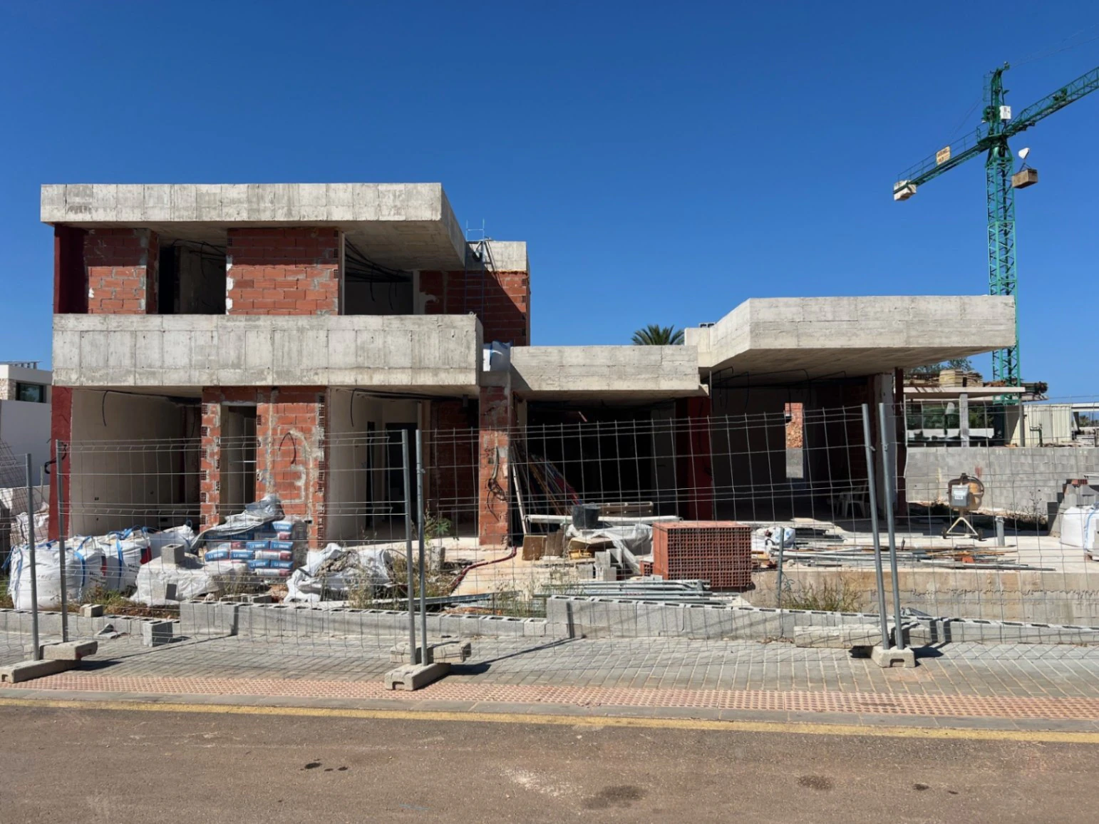 Luxe hedendaagse villa te koop in Dénia – Mediterraan ontwerp en privézwembad in Luxury Village Dénia