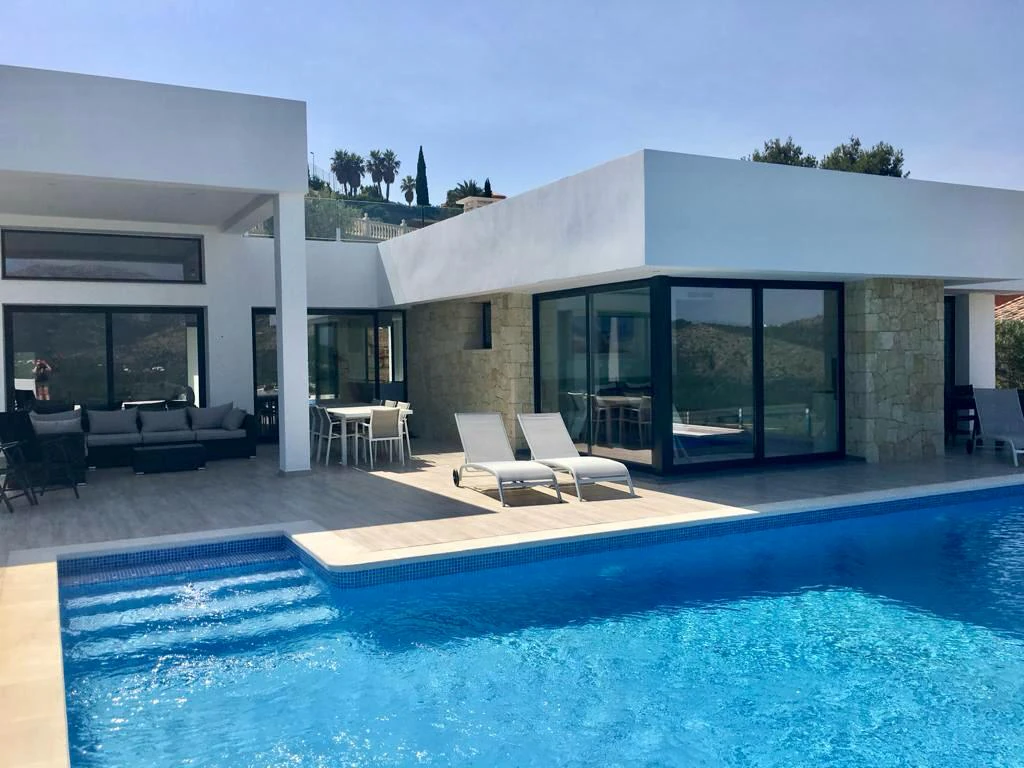Moderne Mediterrane Villa met Panoramisch Uitzicht op Zee in La Sella