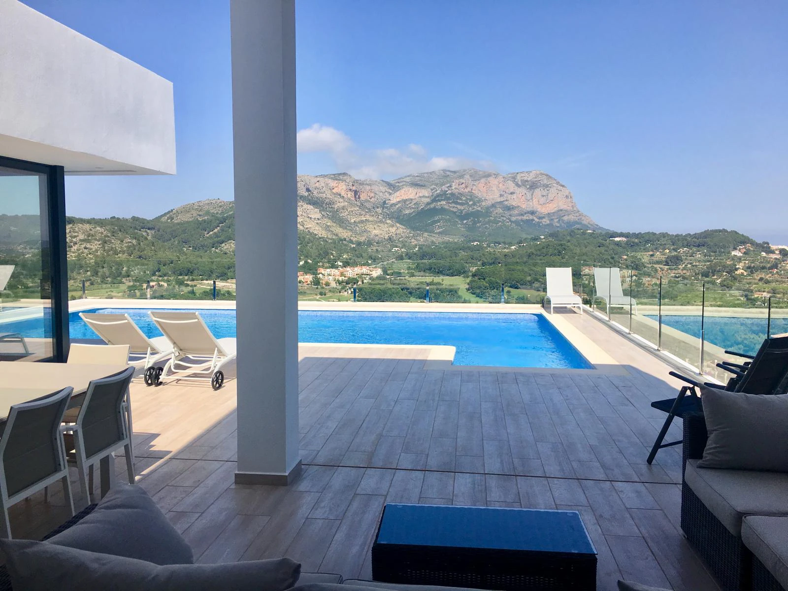 Moderne Mediterrane Villa met Panoramisch Uitzicht op Zee in La Sella