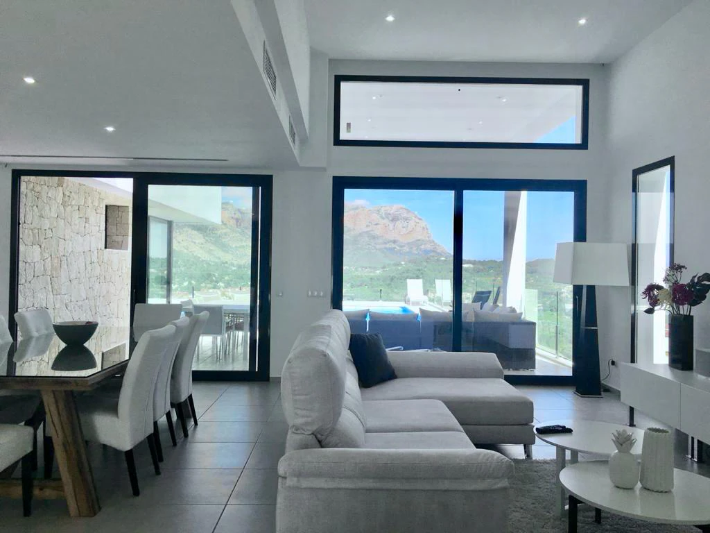 Moderne Mediterrane Villa met Panoramisch Uitzicht op Zee in La Sella