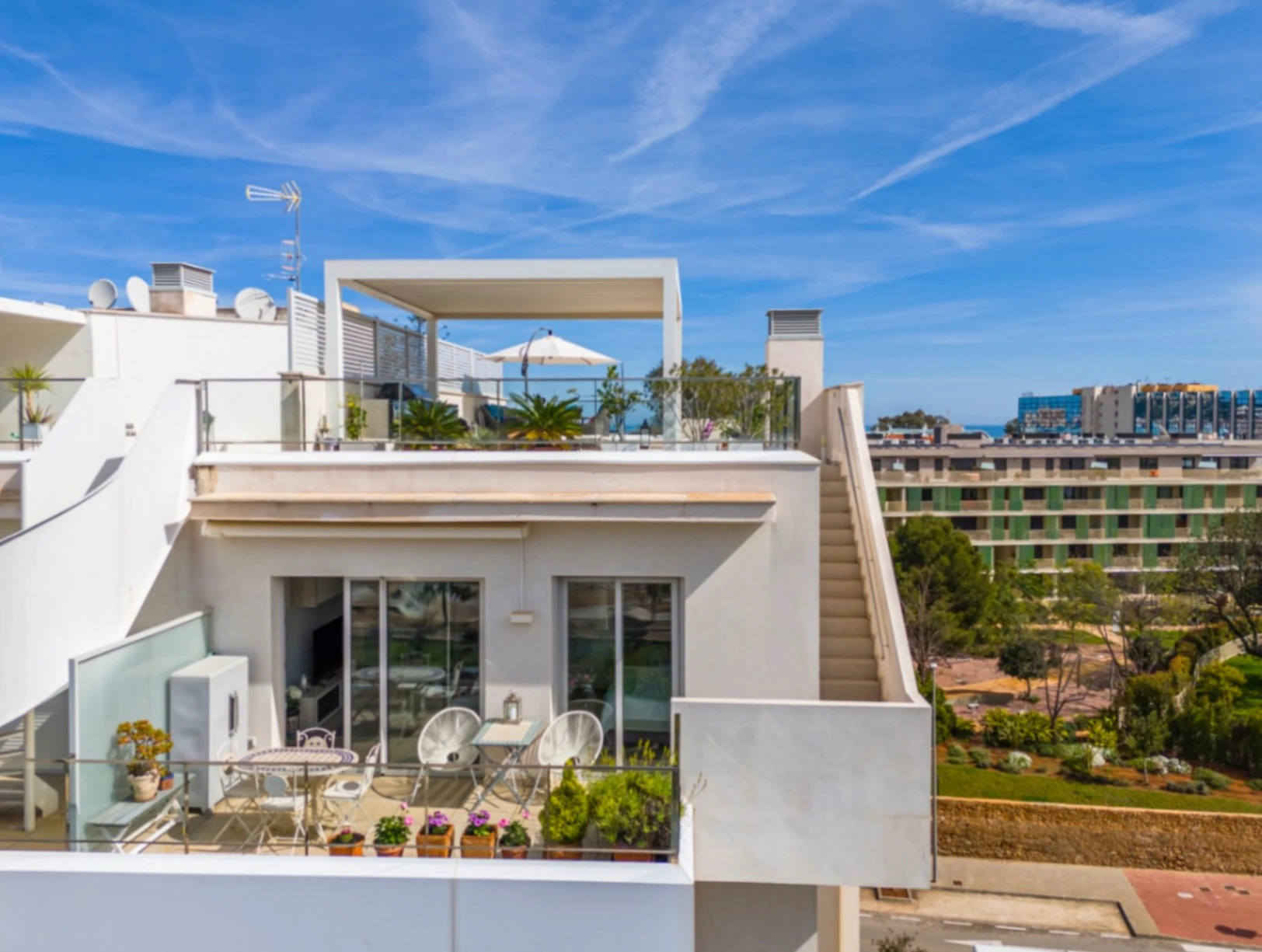 Exclusive penthouse with private solarium and panoramic views at the Dénia Nautical Club