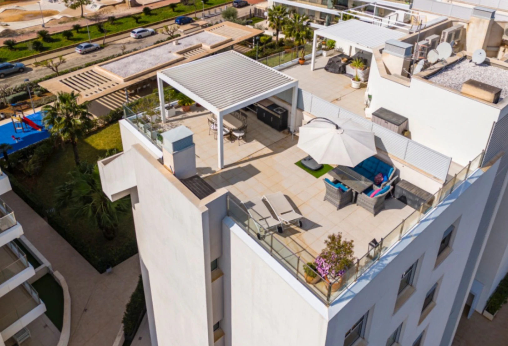 Exclusive penthouse with private solarium and panoramic views at the Dénia Nautical Club