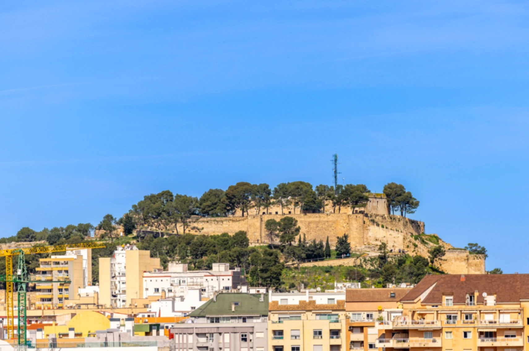 Exclusive penthouse with private solarium and panoramic views at the Dénia Nautical Club