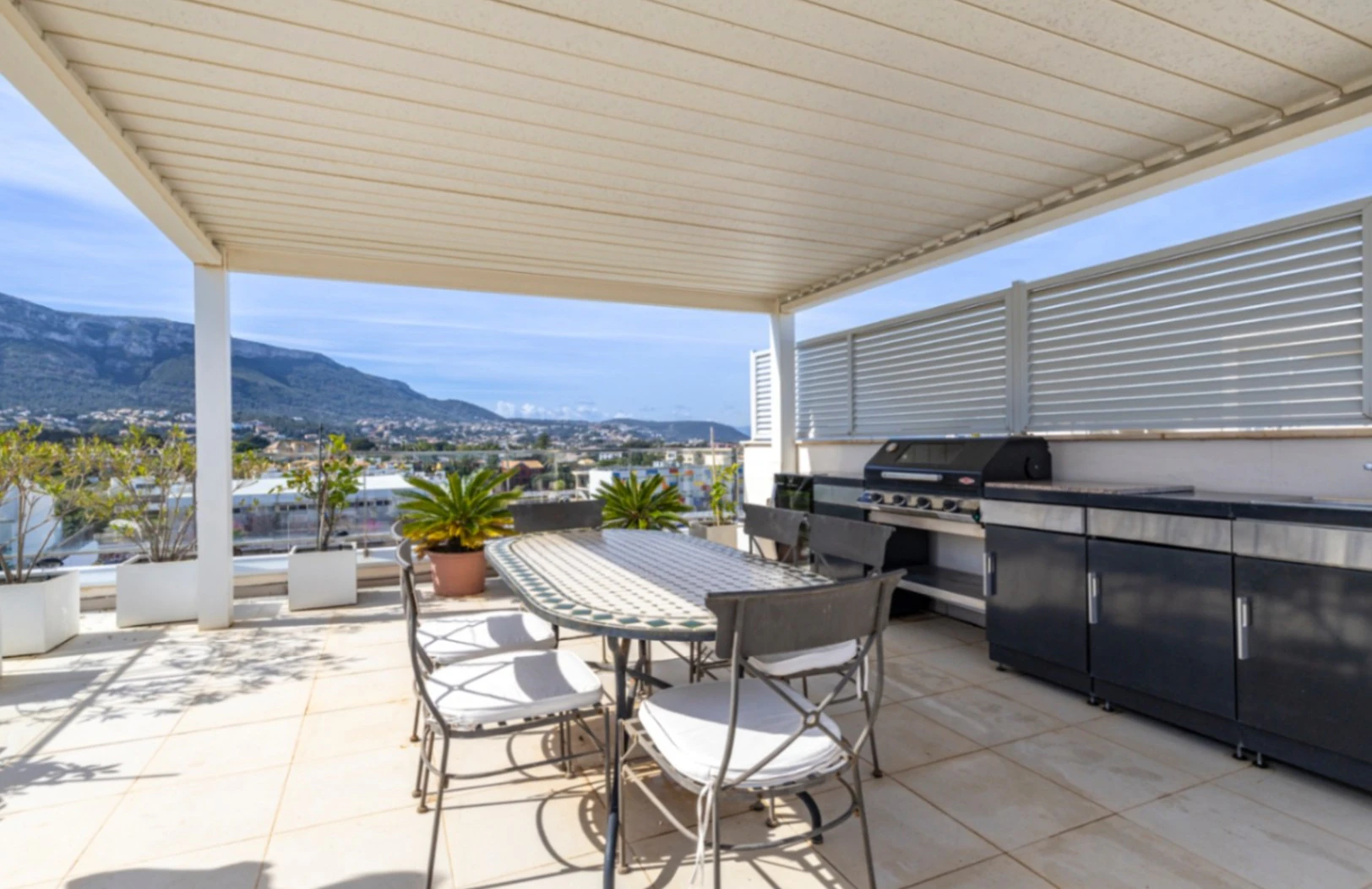 Exclusive penthouse with private solarium and panoramic views at the Dénia Nautical Club