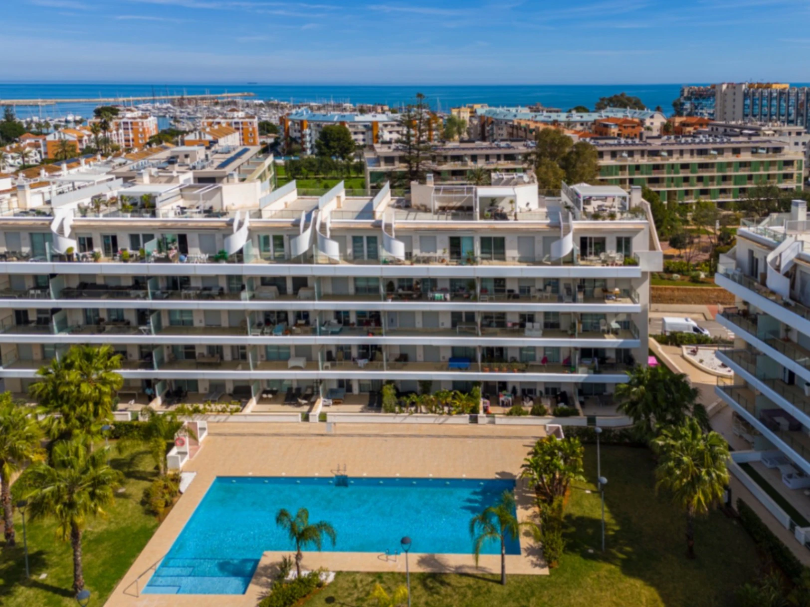 CBHN1313 - Ekskluzywne penthouse z prywatnym solarium i panoramicznymi widokami w Clubie Żeglarskim w Dénia.