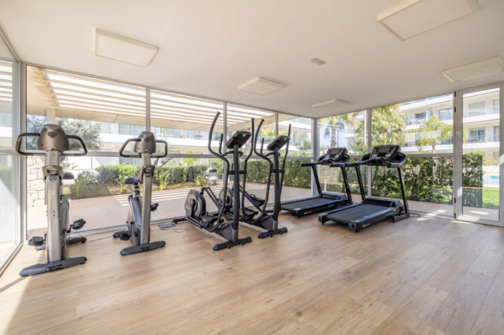 Exclusive penthouse with private solarium and panoramic views at the Dénia Nautical Club
