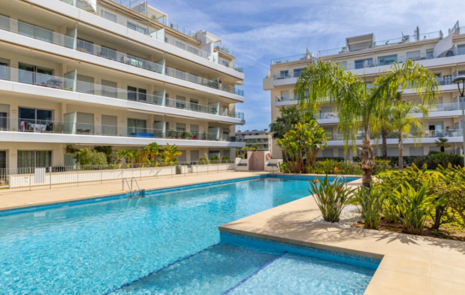 Exclusive penthouse with private solarium and panoramic views at the Dénia Nautical Club