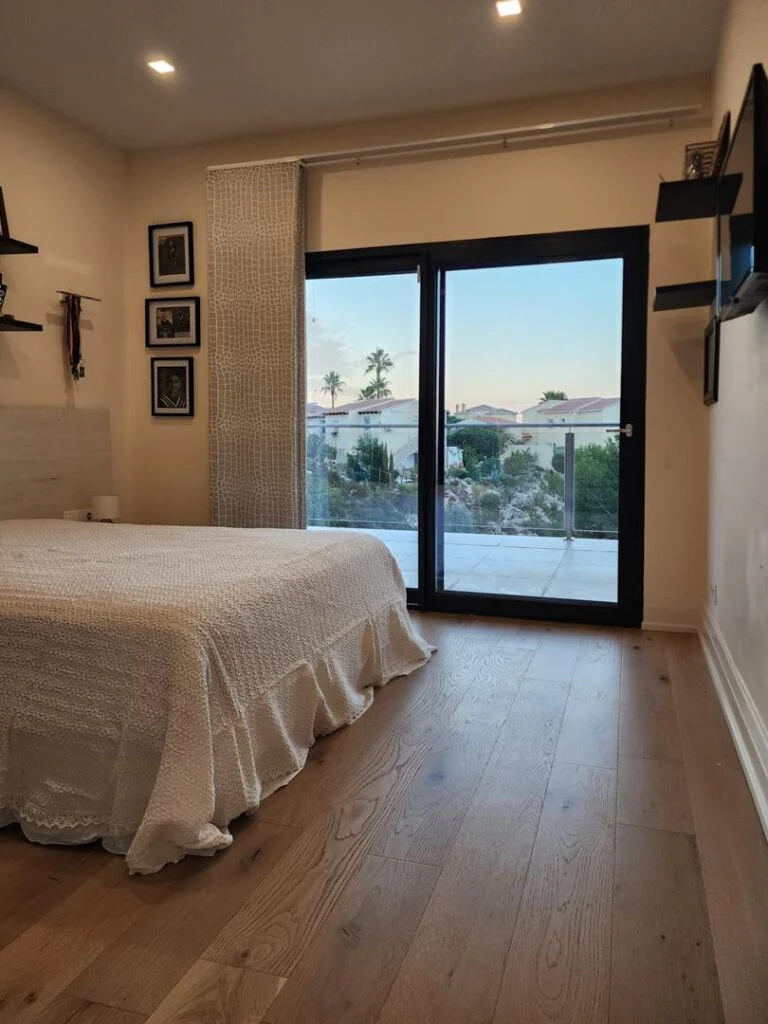 Villa contemporánea de lujo con vistas al mar y piscina privada en Cumbre del Sol