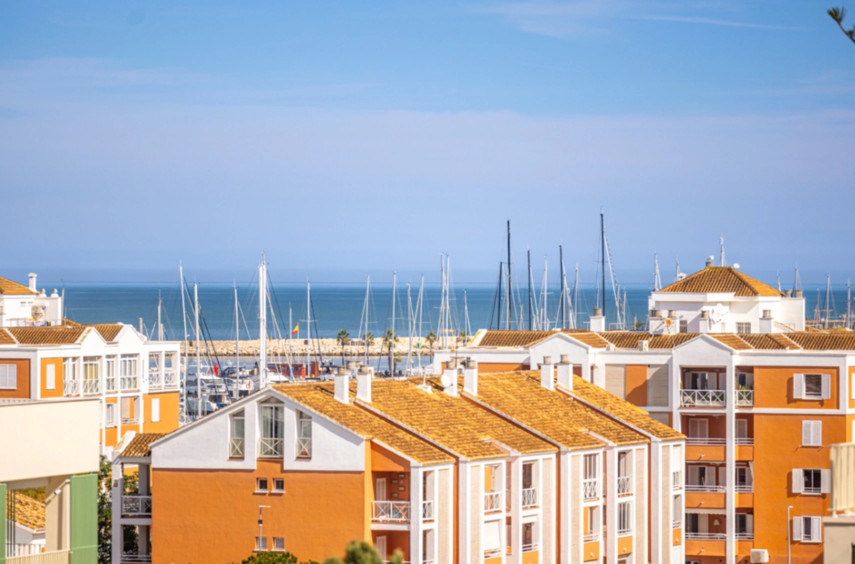 Exclusive penthouse with private solarium and panoramic views at the Dénia Nautical Club