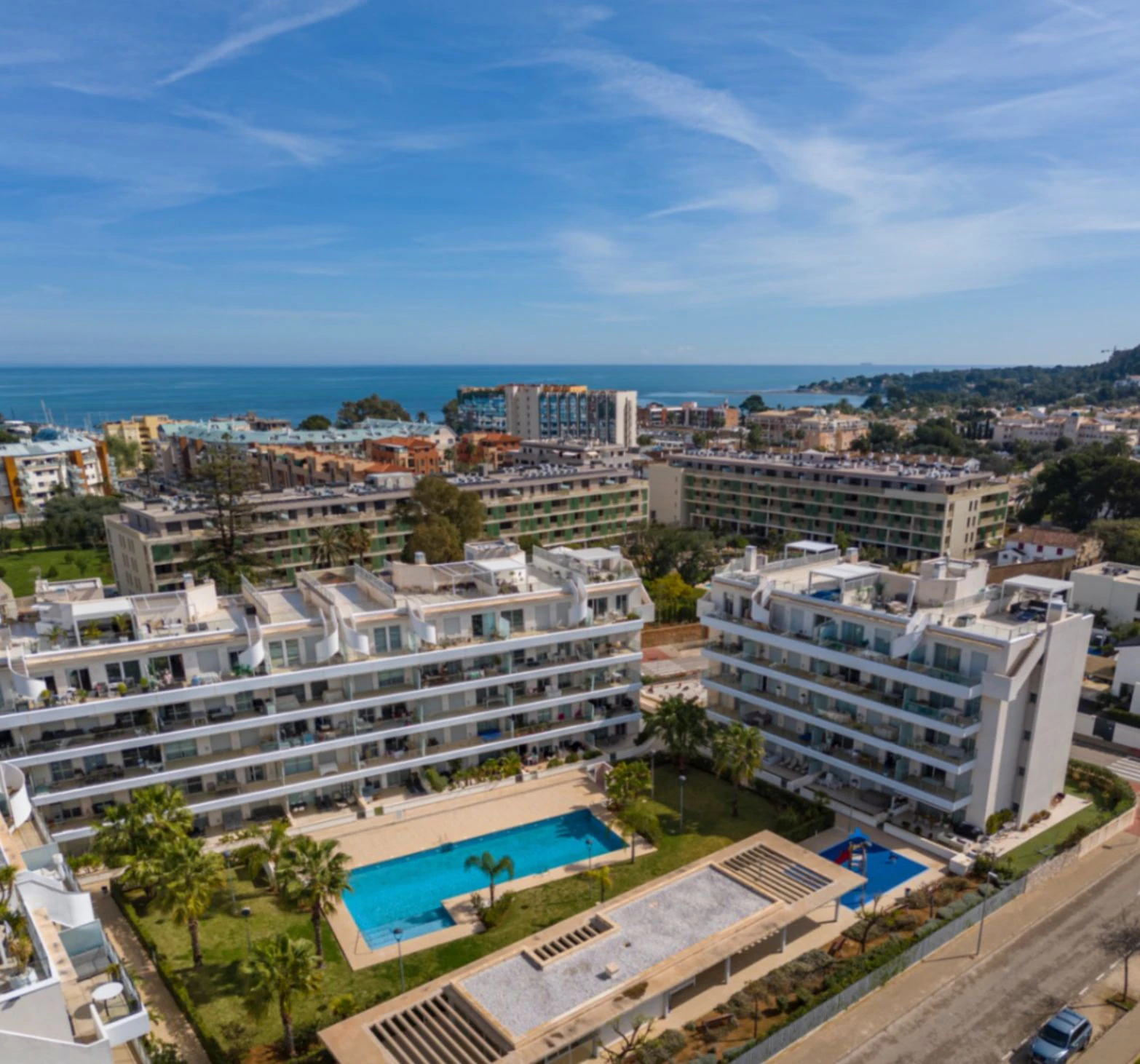 Exclusive penthouse with private solarium and panoramic views at the Dénia Nautical Club