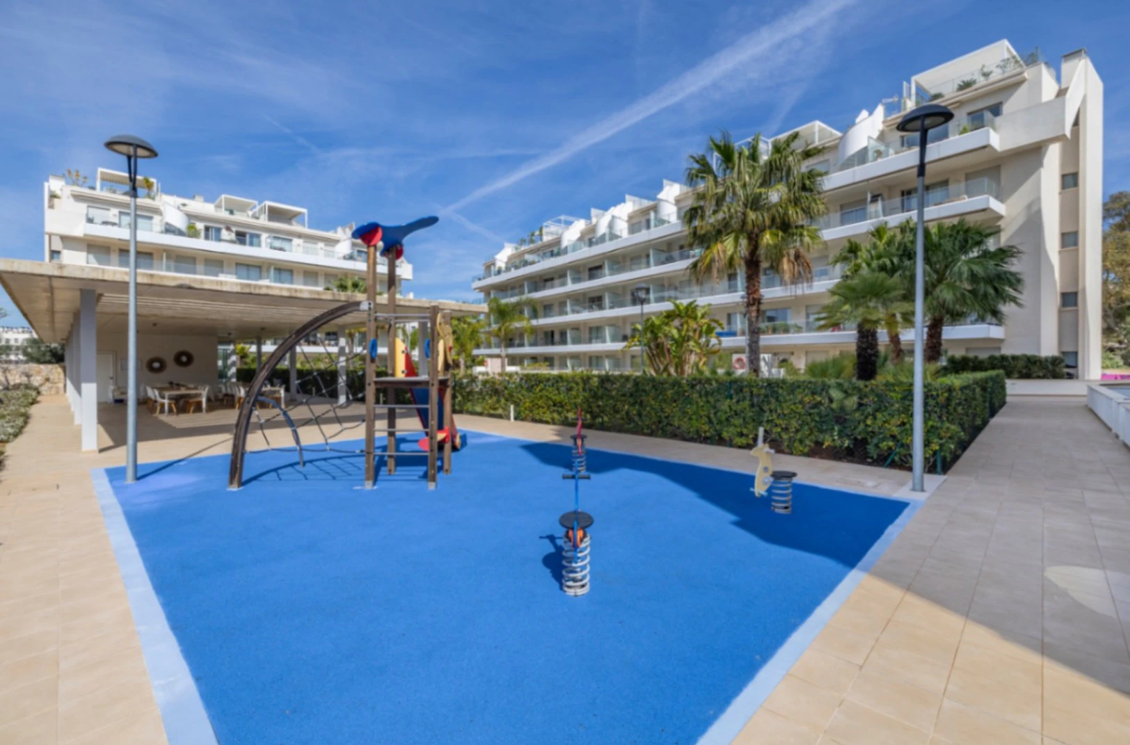 Exclusive penthouse with private solarium and panoramic views at the Dénia Nautical Club