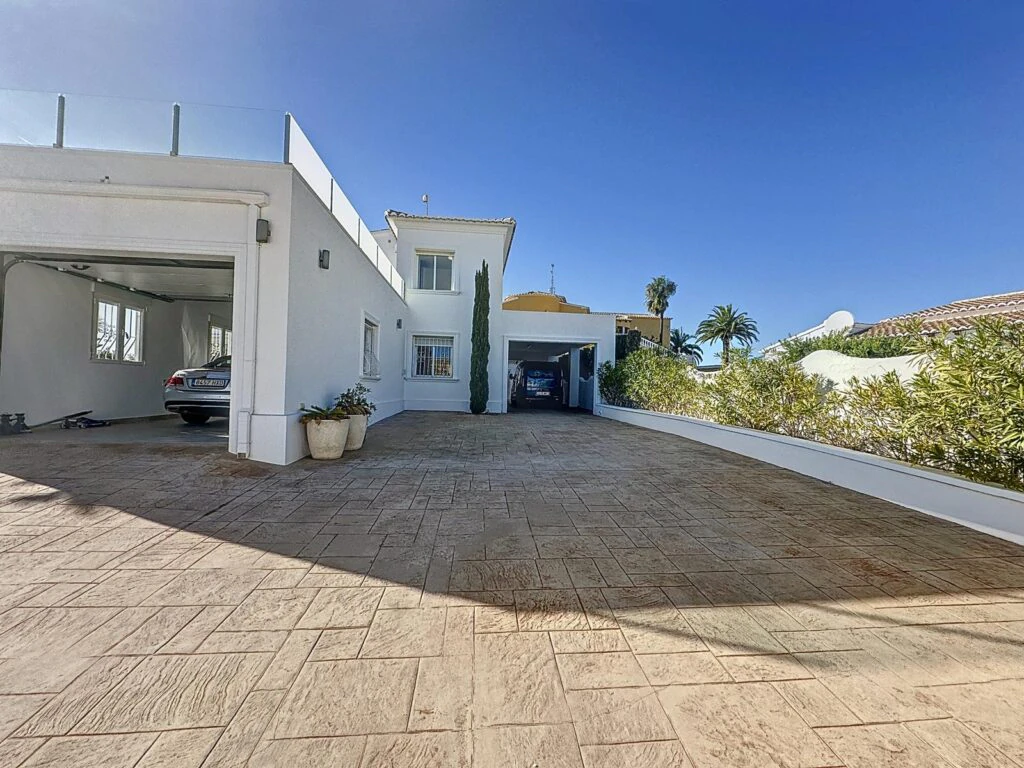 Villa de lujo con vistas panorámicas al Mediterráneo en Moraira