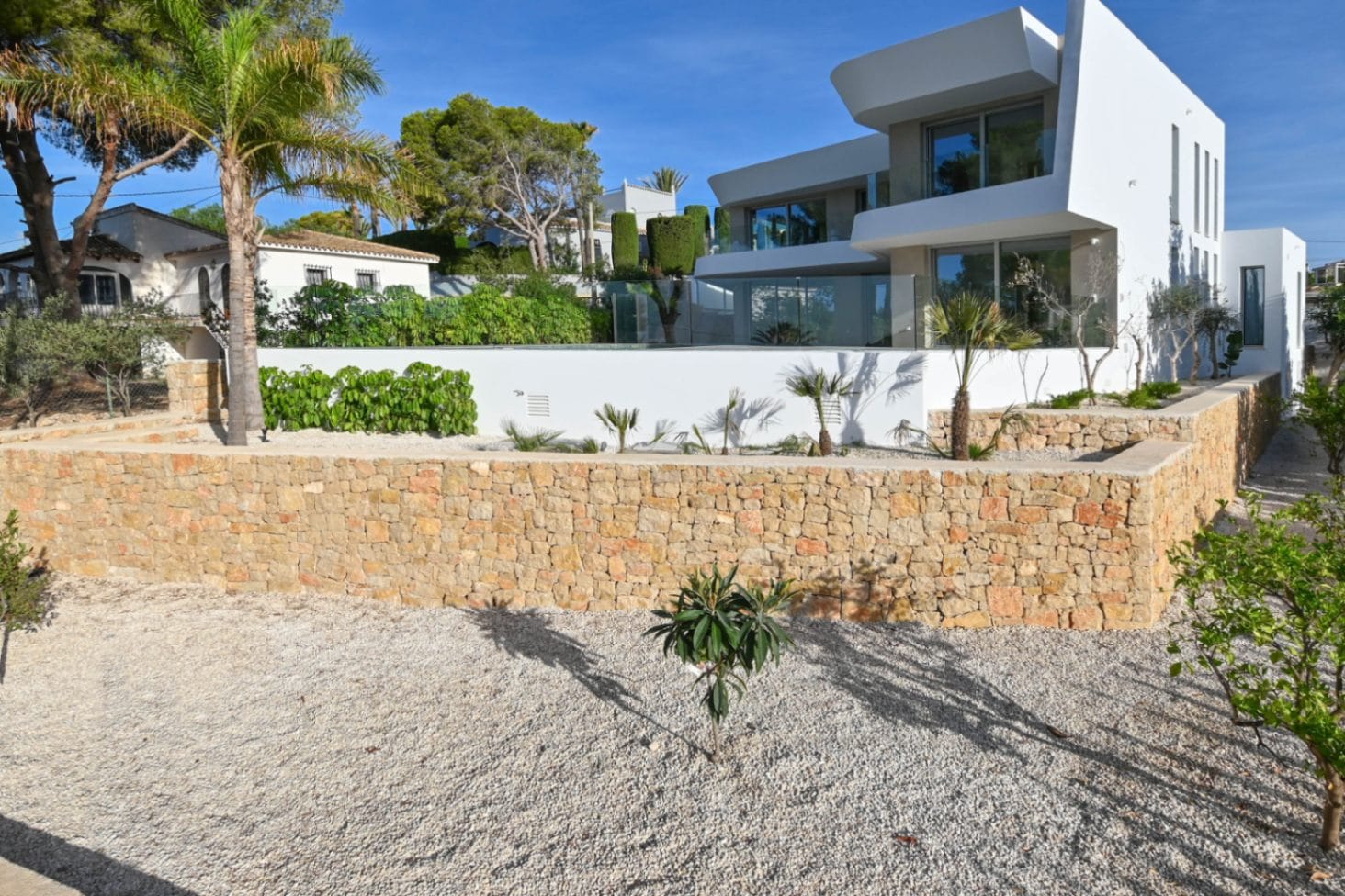 VILLA DE LUJO CON VISTAS AL MAR A POCOS MINUTOS DE LA PLAYA EL PORTET EN MORAIRA.