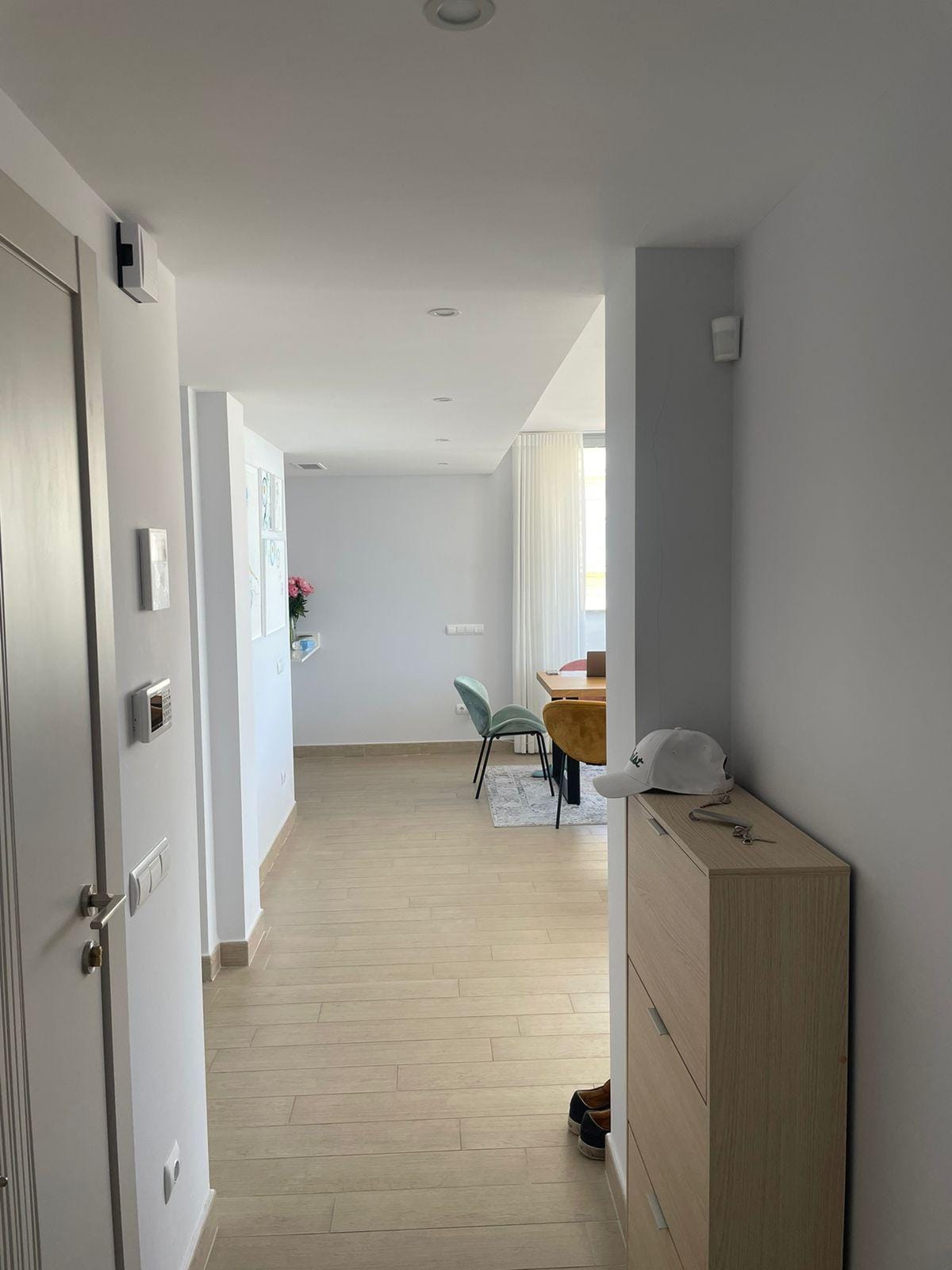 SE VENDE AMPLIO APARTAMENTO EN EL PUERTO DE CALPE