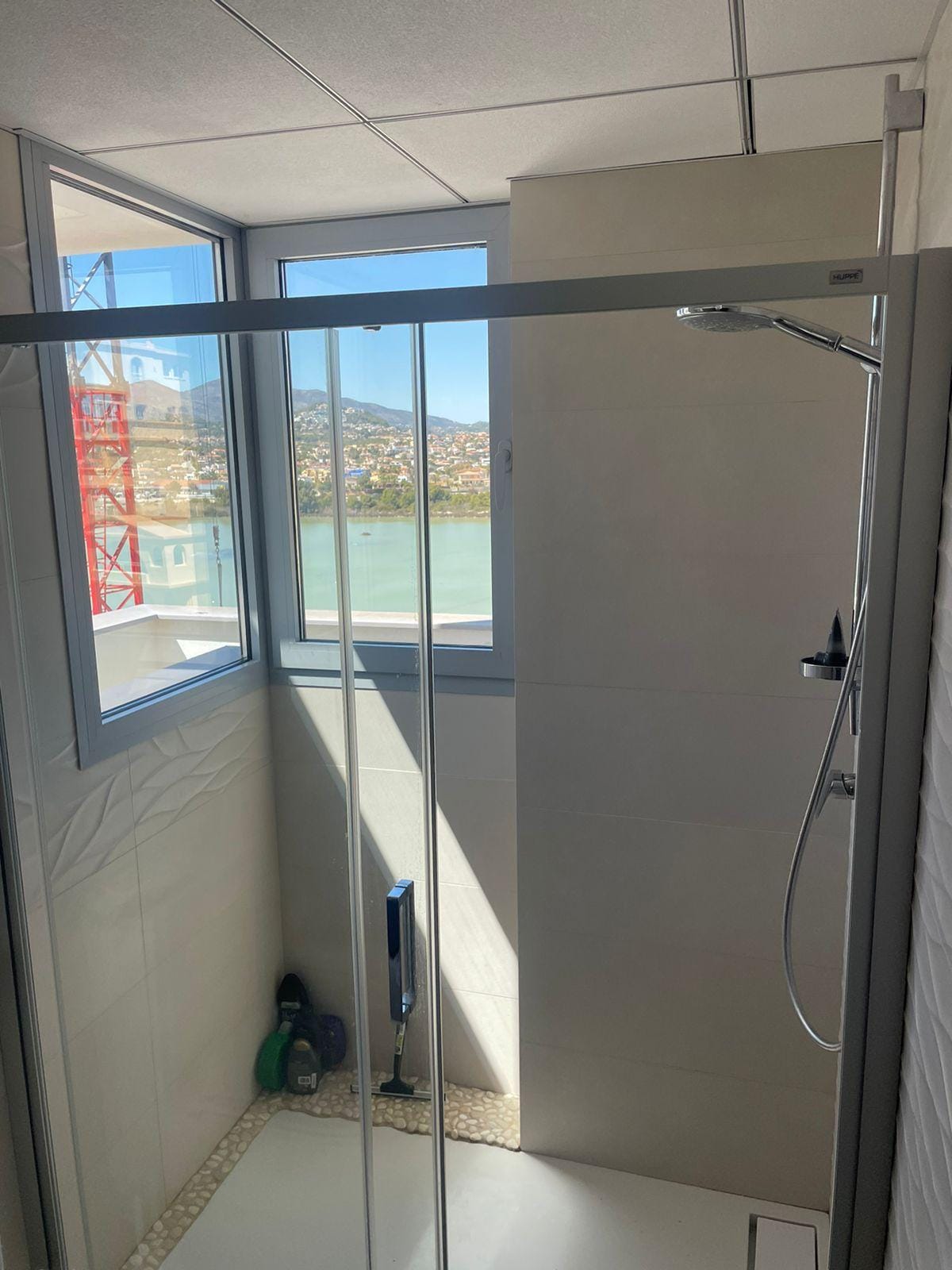 SE VENDE AMPLIO APARTAMENTO EN EL PUERTO DE CALPE