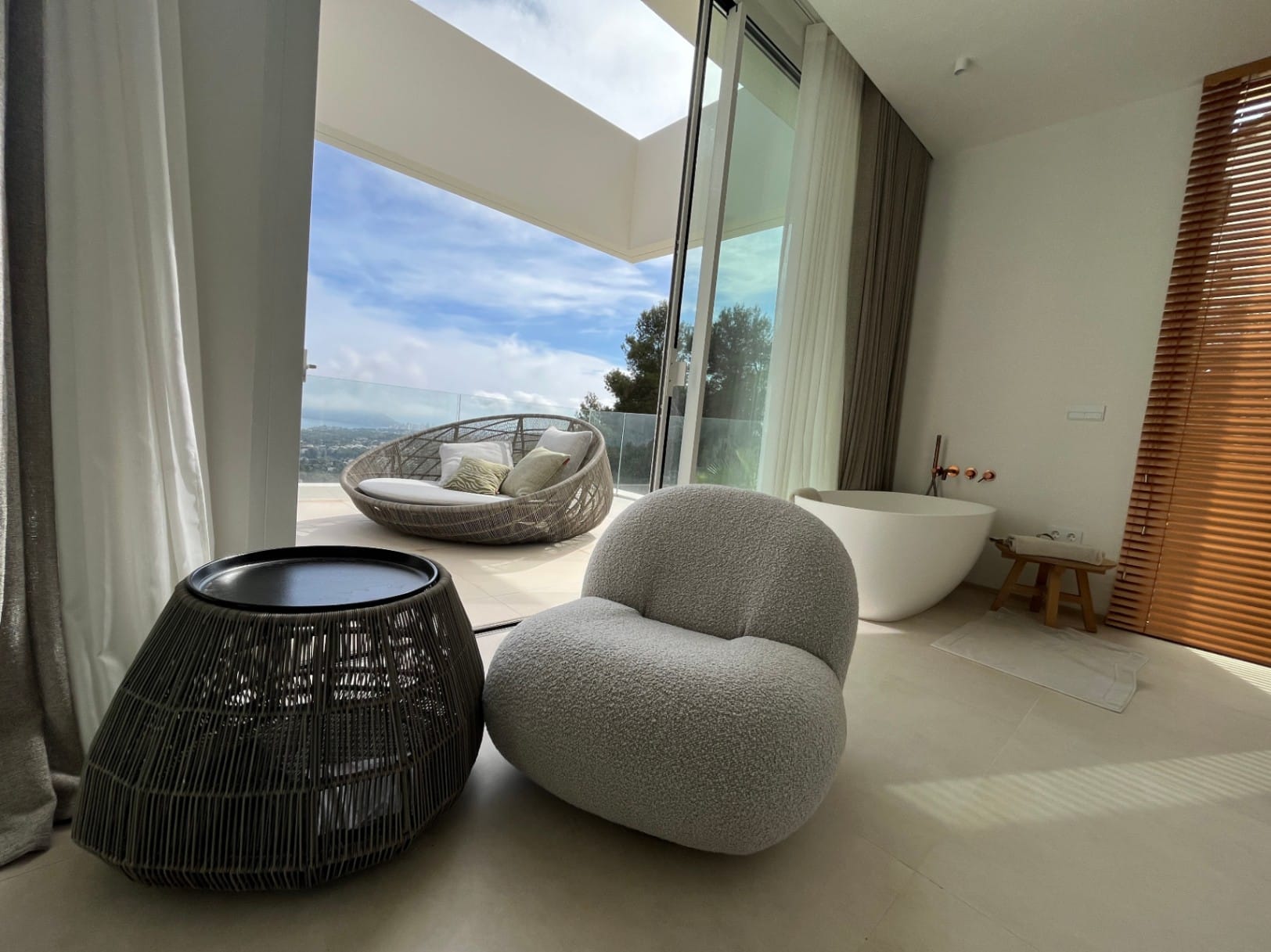 ESPECTACULAR VILLA CON TODO LOS LUJOS CONSTRUIDO Y VENDIDO POR GH COSTA BLANCA