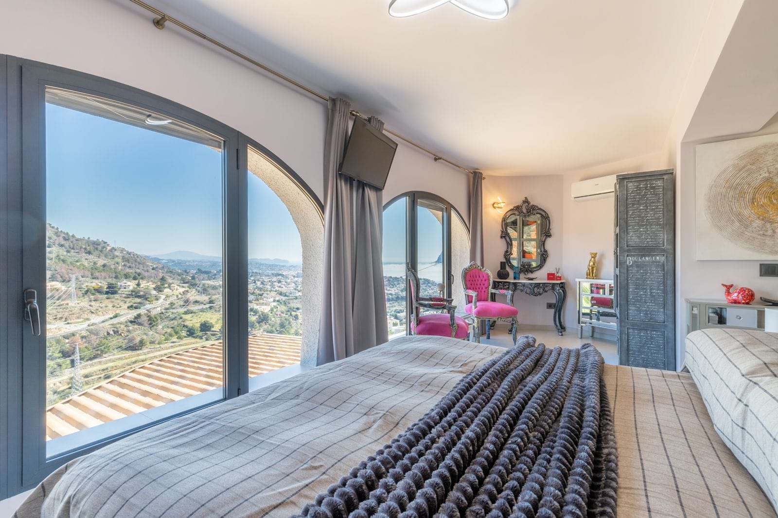 Villa moderna con vistas al mar a la venta en Calpe