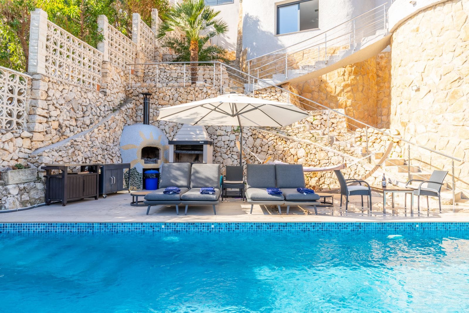 Villa moderna con vistas al mar a la venta en Calpe