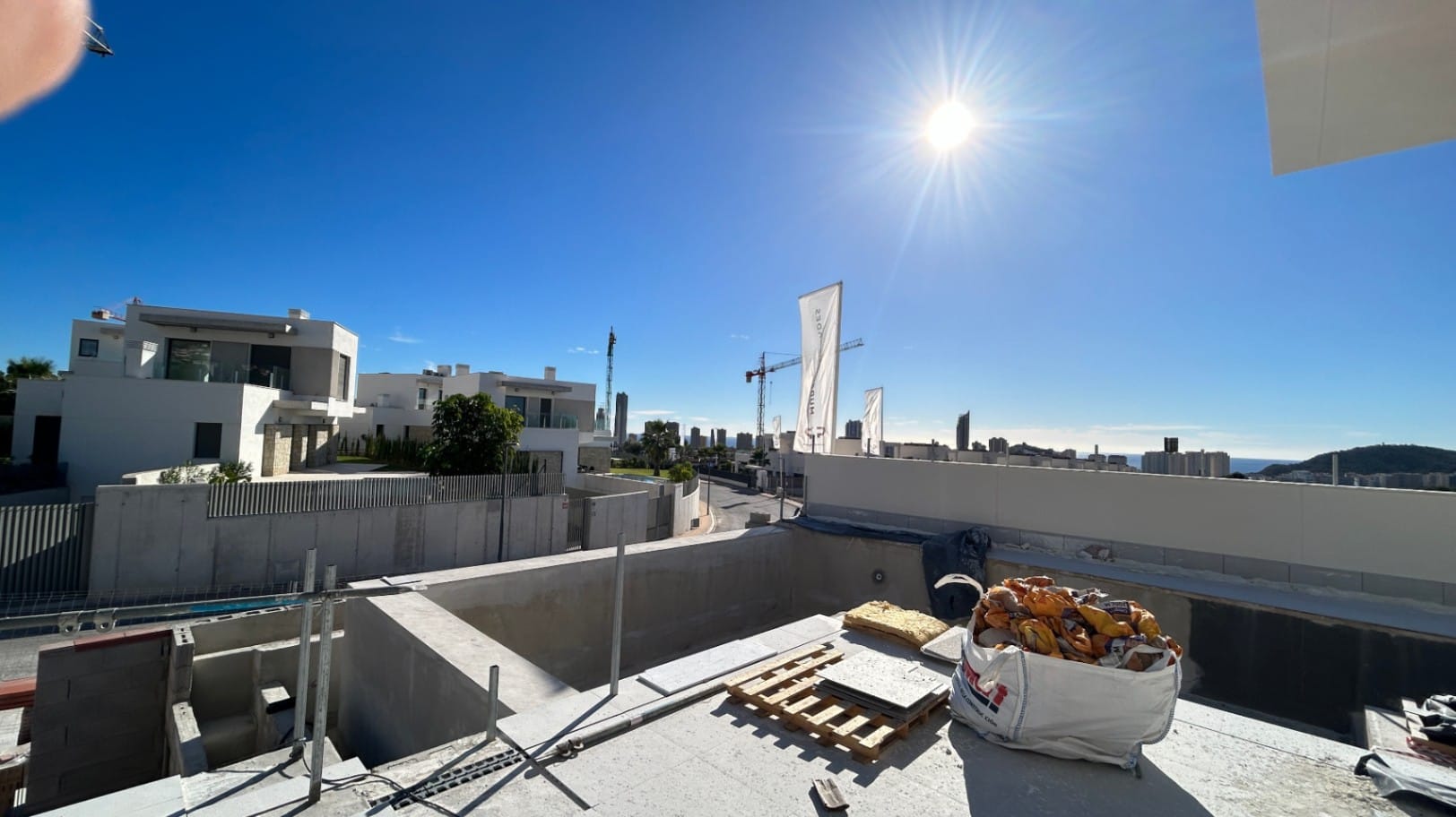 Se vende villa de lujo con vistas al mar en complejo de 12 villas independientes en Finestrat