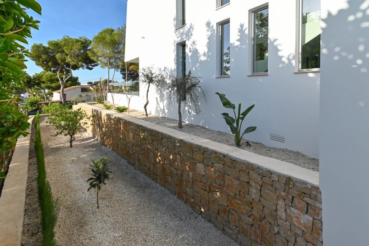 VILLA DE LUJO CON VISTAS AL MAR A POCOS MINUTOS DE LA PLAYA EL PORTET EN MORAIRA.