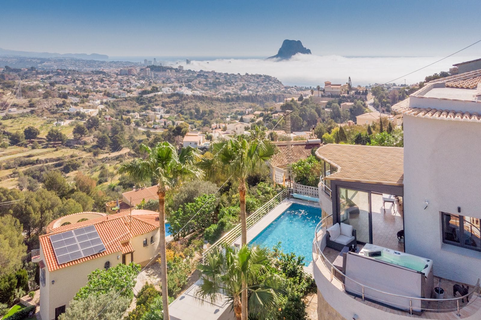 Villa moderna con vistas al mar a la venta en Calpe