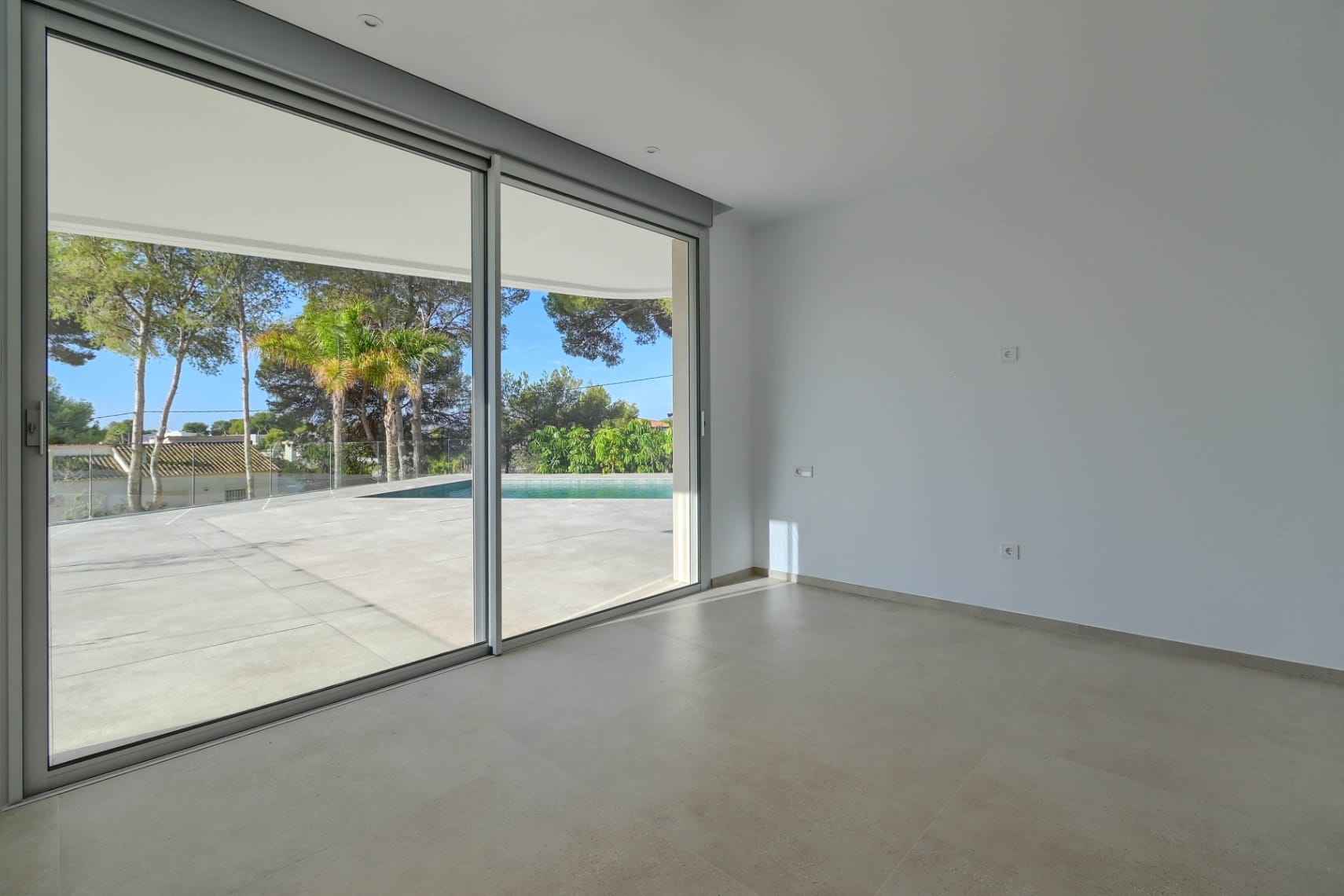 VILLA DE LUJO CON VISTAS AL MAR A POCOS MINUTOS DE LA PLAYA EL PORTET EN MORAIRA.