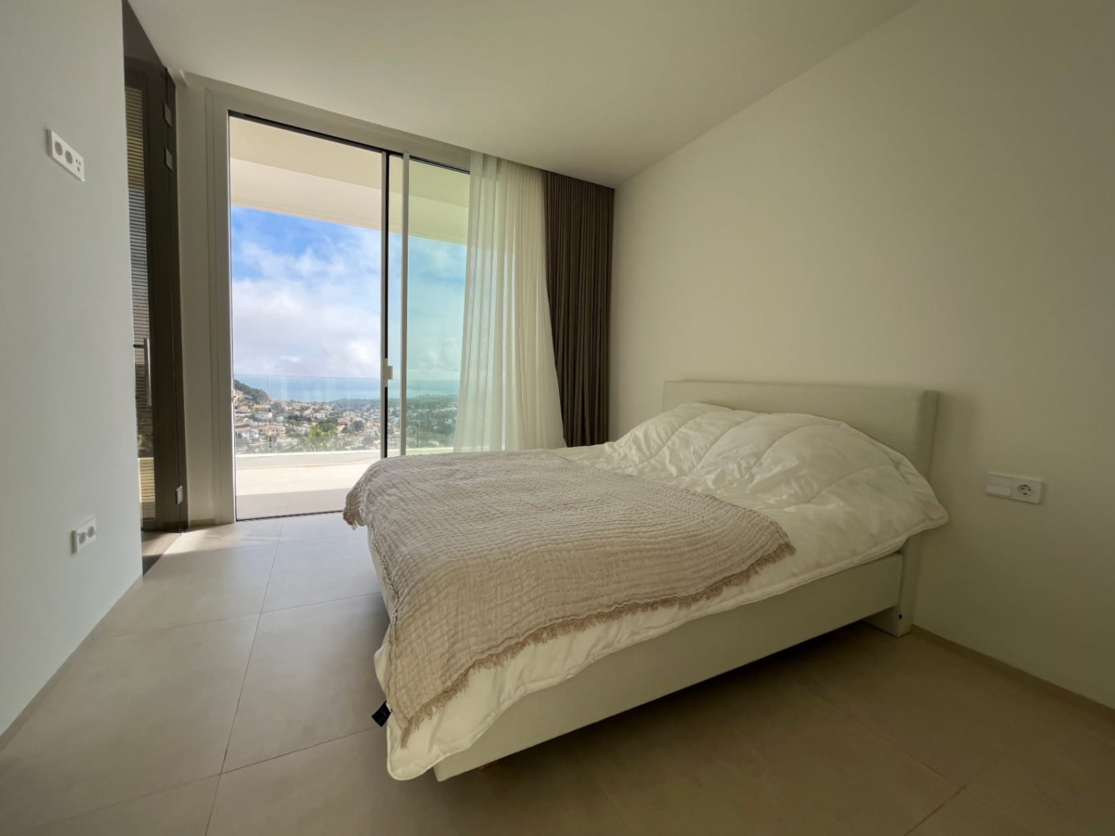 ESPECTACULAR VILLA CON TODO LOS LUJOS CONSTRUIDO Y VENDIDO POR GH COSTA BLANCA