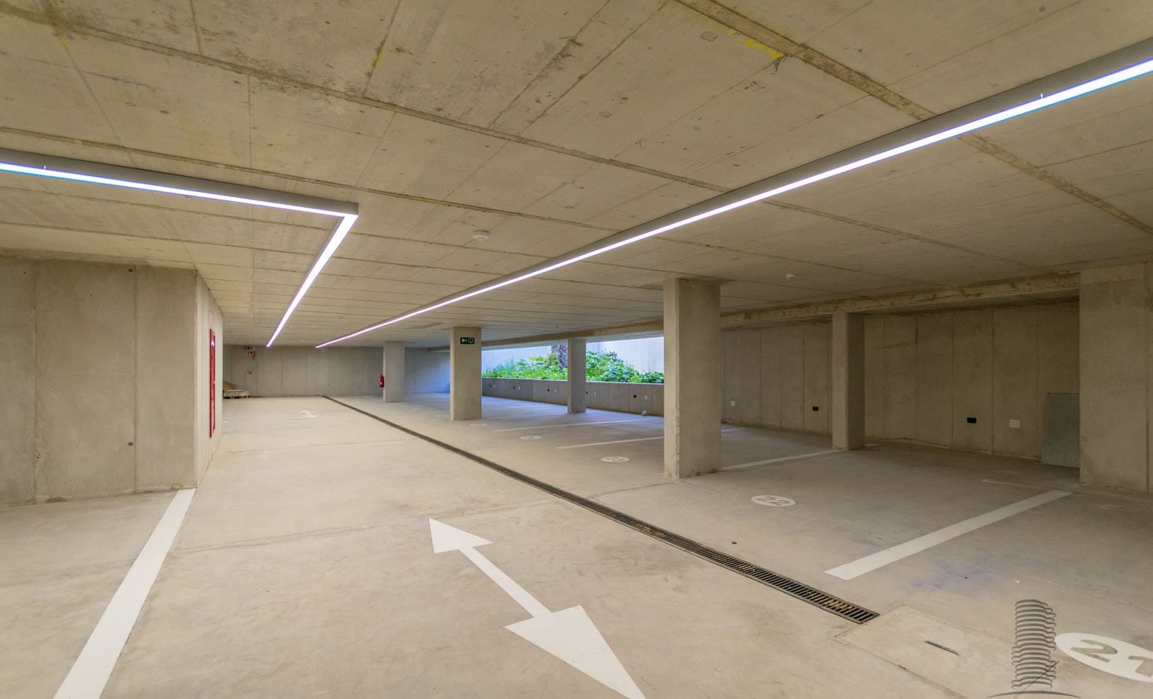 Apartamentos de lujo en primera línea de mar. Grandes espacios interiores.
