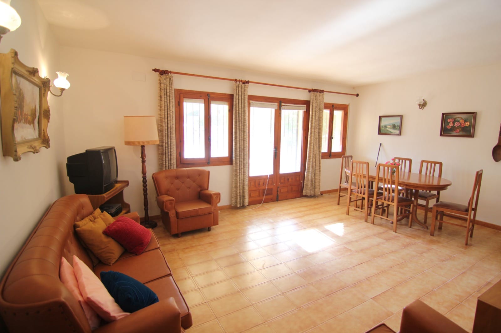 VILLA INDEPENDIENTE EN EL ENCANTADOR PUERTO BLANCO DE CALPE CON VISTAS AL PEÑÓN DE IFACH