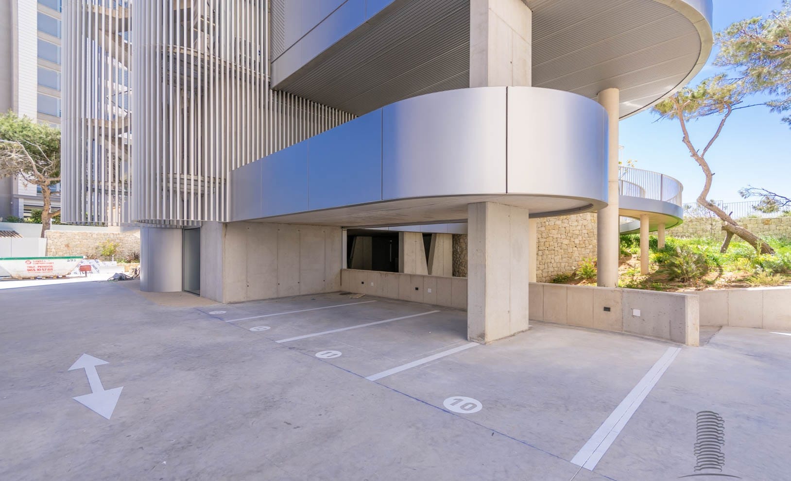 Apartamentos de lujo en primera línea de mar. Grandes espacios interiores.