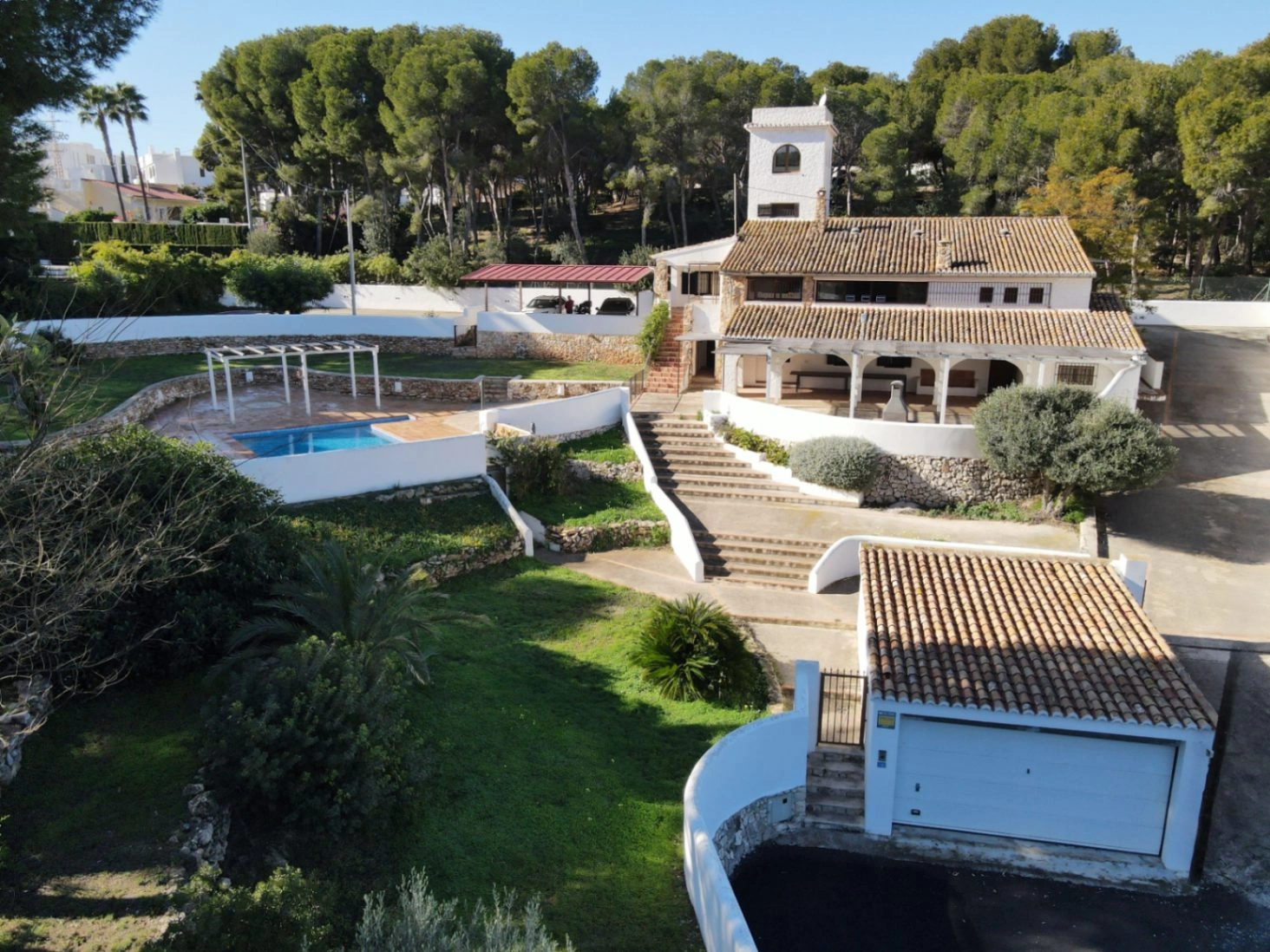 Privacidad, Mar y Naturaleza: Una Casa de Campo Mediterránea Única – Oportunidad de Inversión
