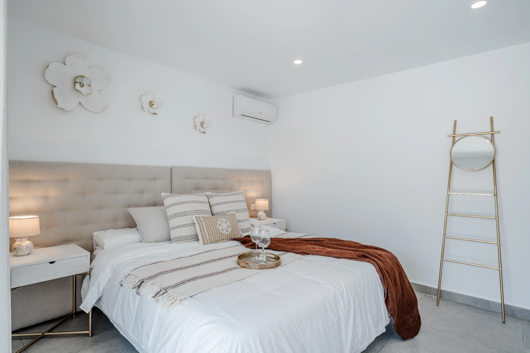 VILLA MEDITERRÁNEA RENOVADA CON VISTAS AL MAR EN CALPE – LISTA PARA ENTRAR A VIVIR