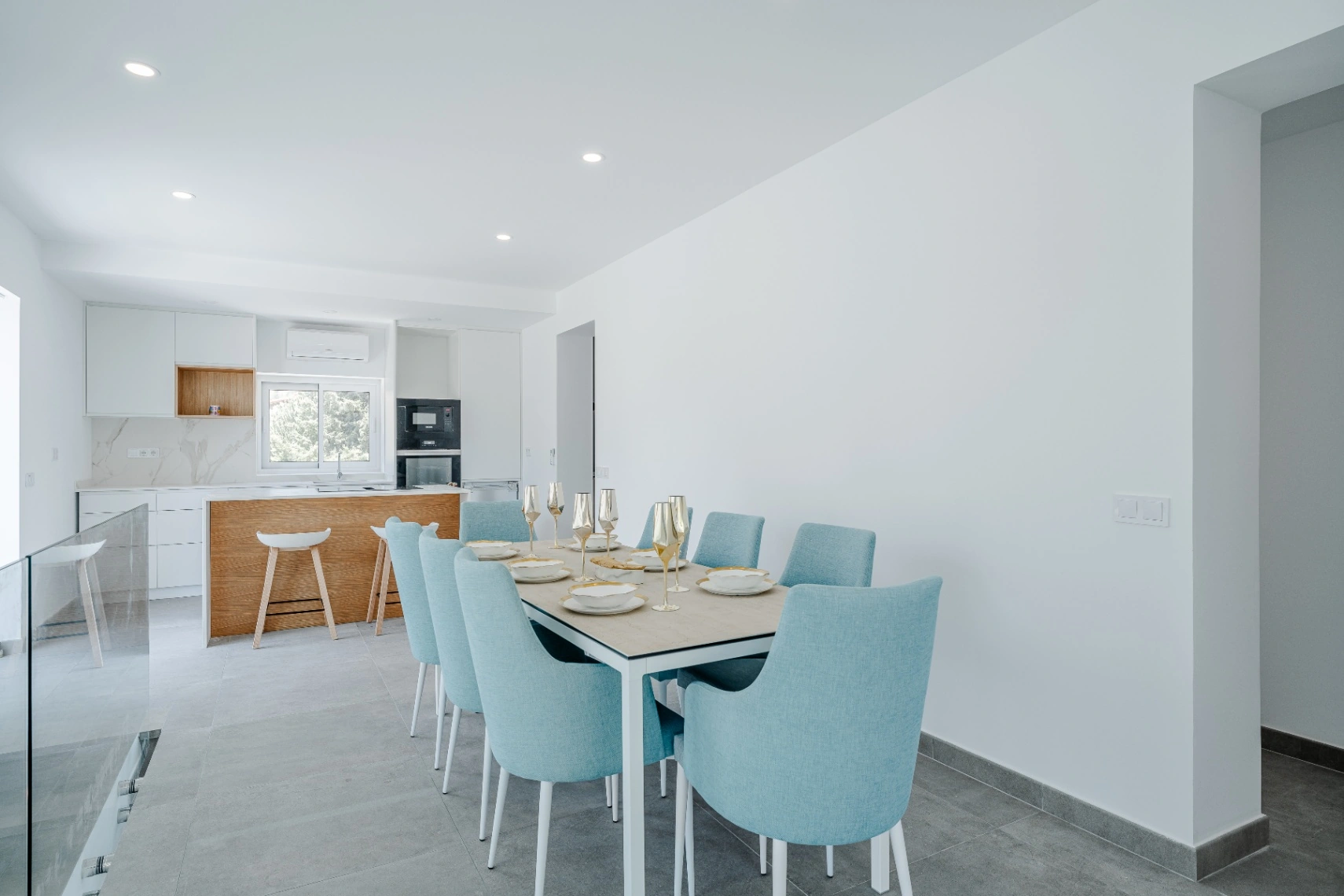 VILLA MEDITERRÁNEA RENOVADA CON VISTAS AL MAR EN CALPE – LISTA PARA ENTRAR A VIVIR