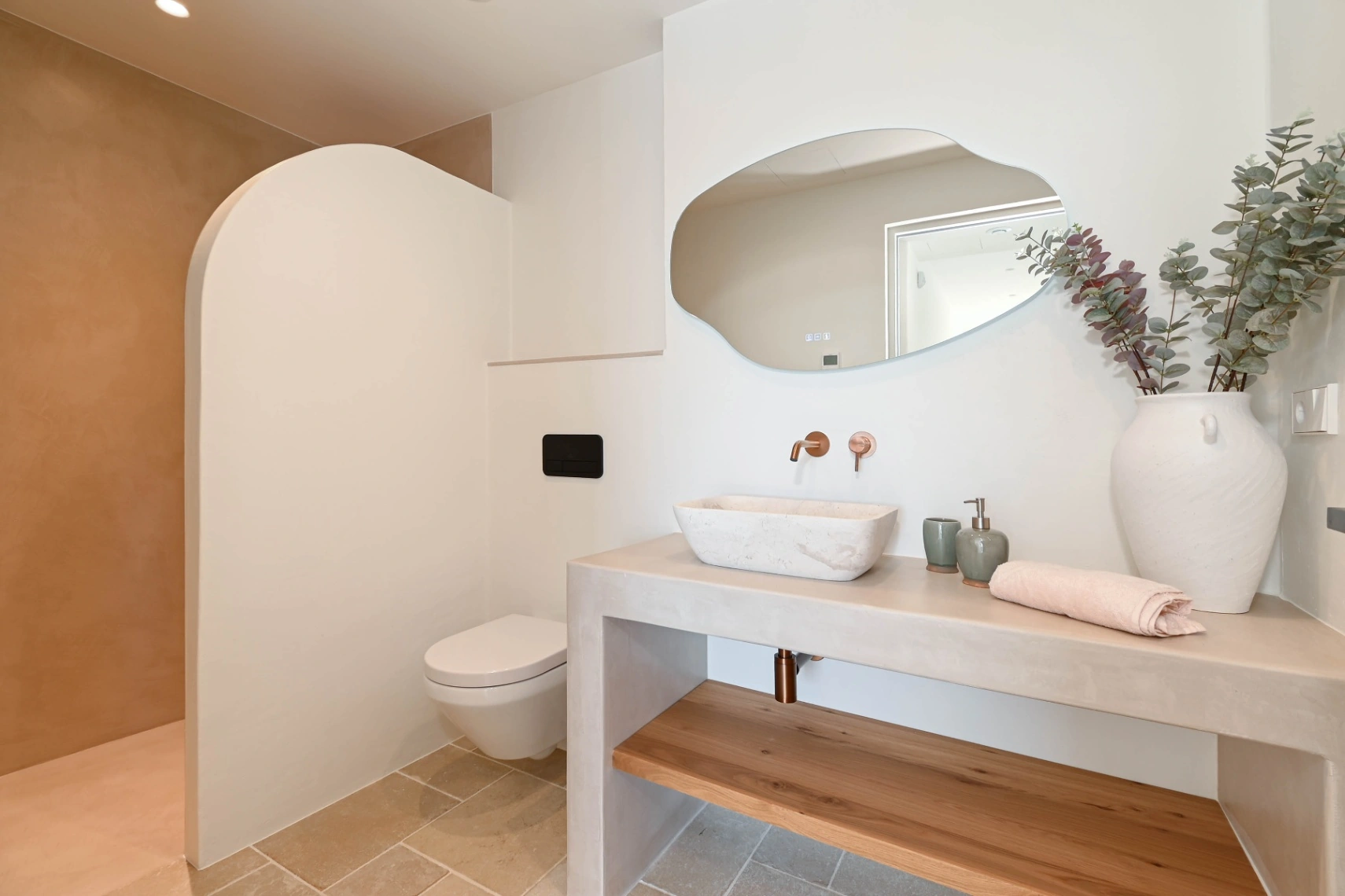 Villa de Obra Nueva de Alta Gama con Características Premium en Ubicación Privilegiada en Moraira