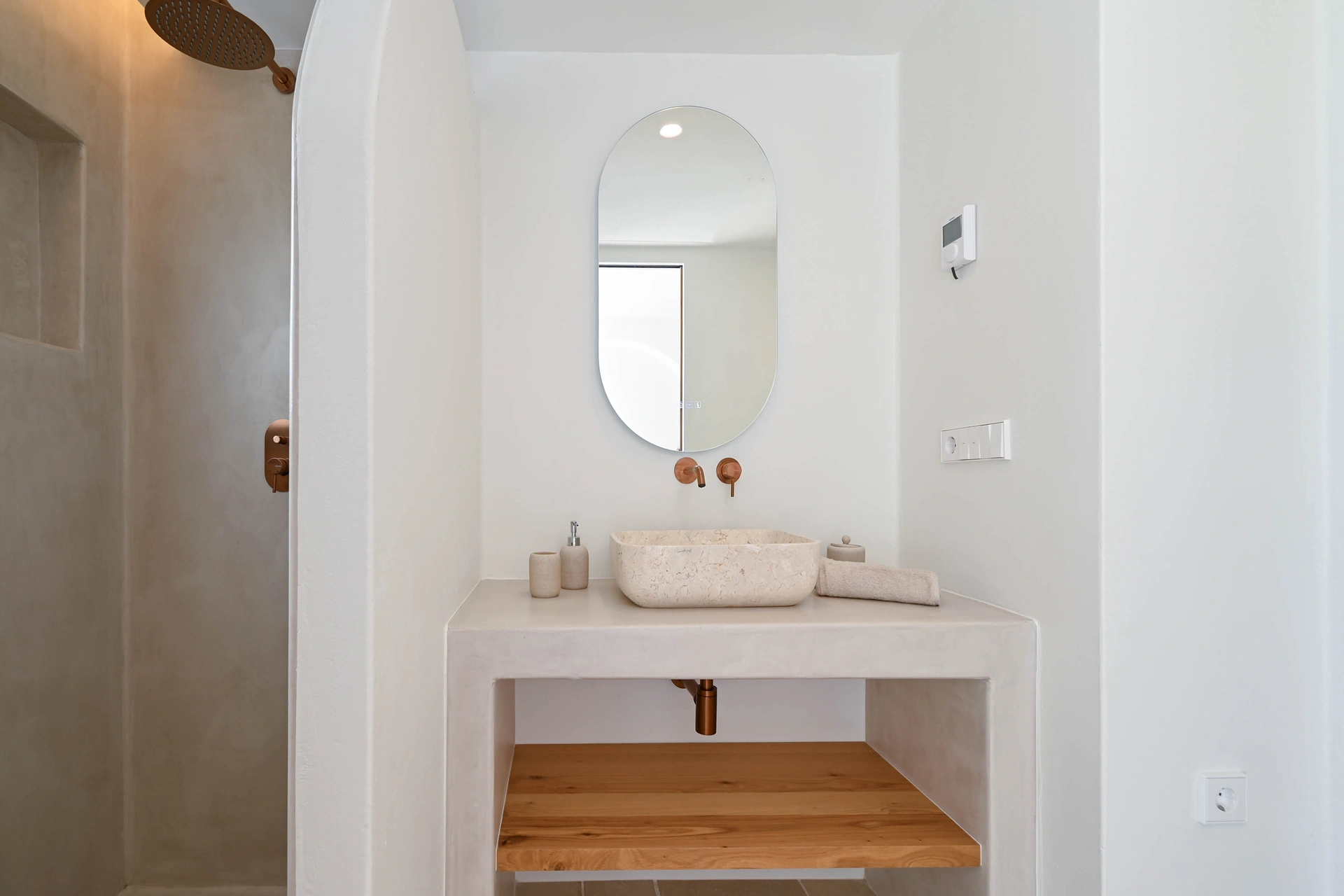 Villa de Obra Nueva de Alta Gama con Características Premium en Ubicación Privilegiada en Moraira