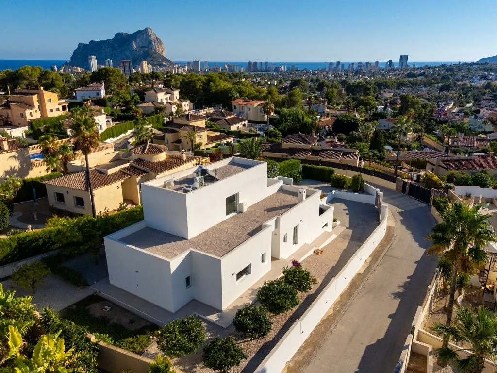 Villa premium en Calpe: arquitectura moderna, vistas al mar y lujo